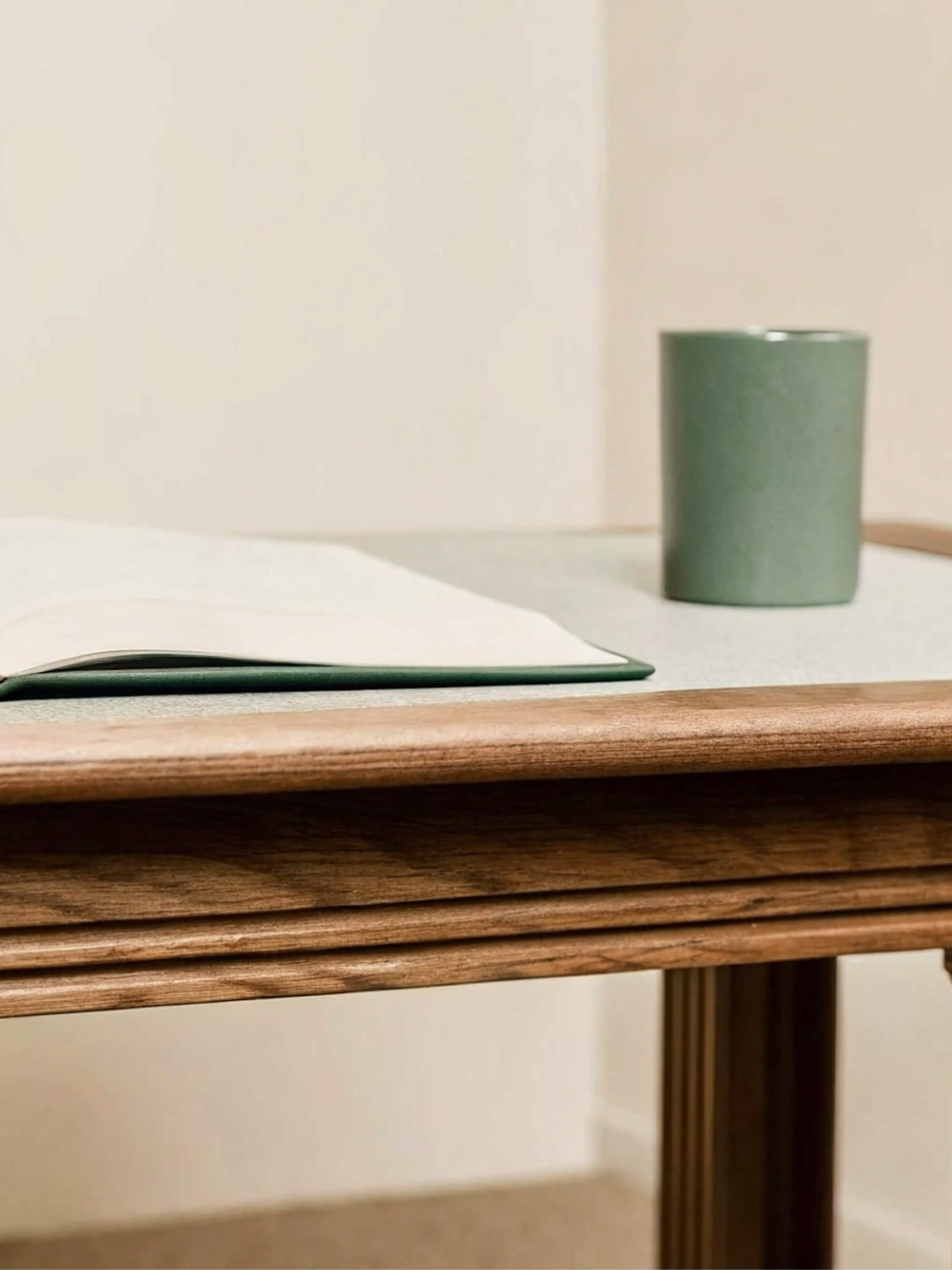 Anchor Column Table
