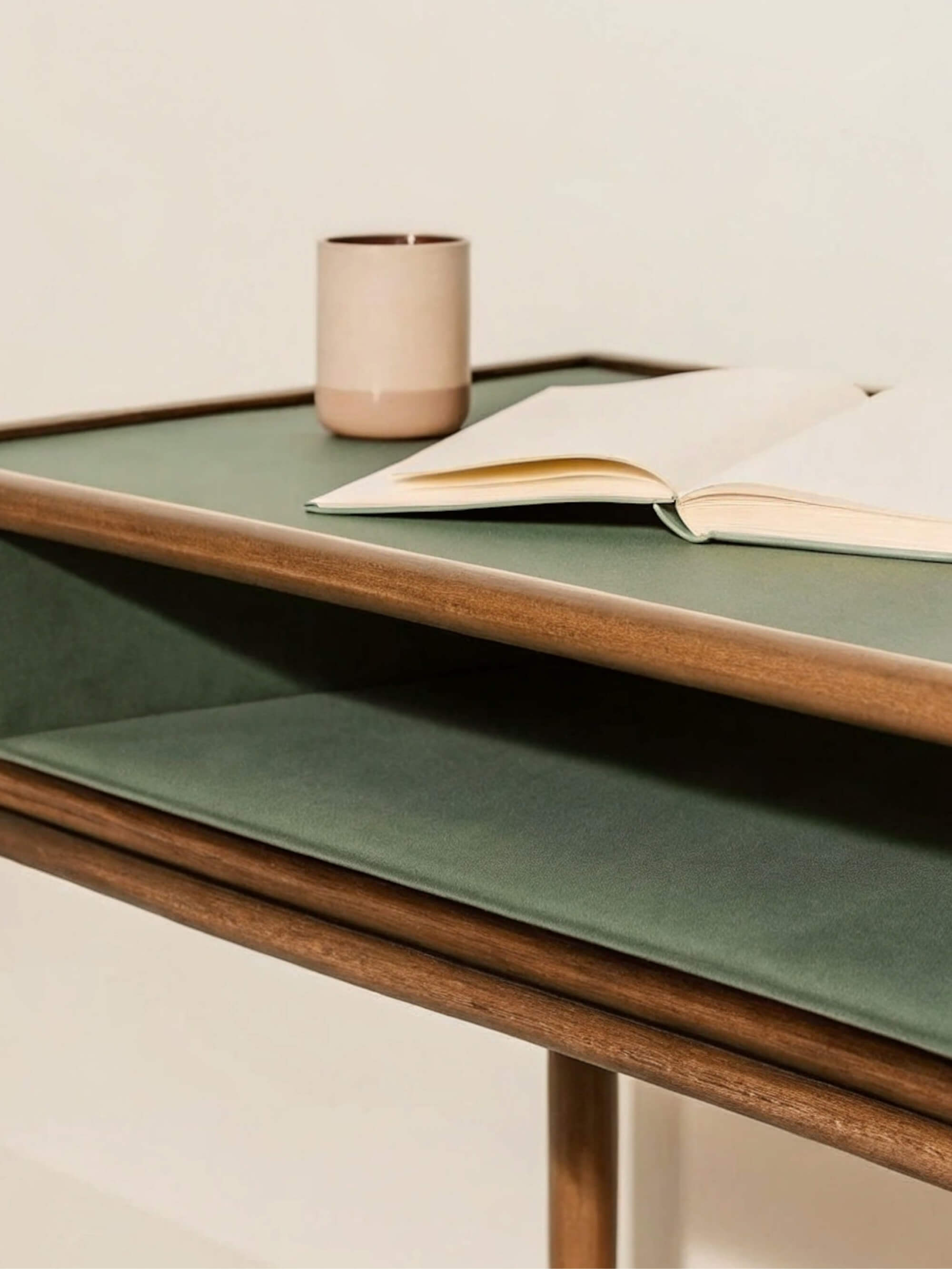 Anchor Column Table